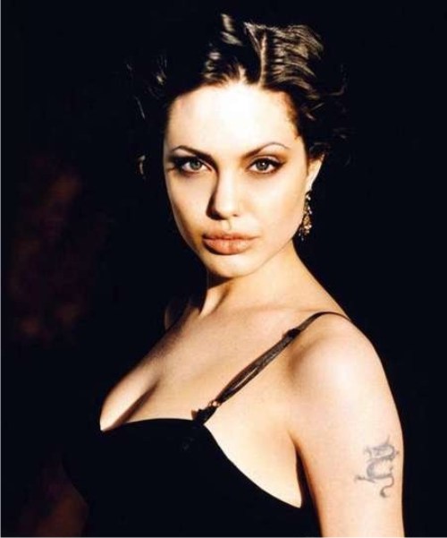 tatoo Angelina Jolie